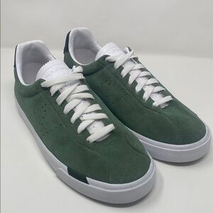 New Balance Numeric 22
Green Suede